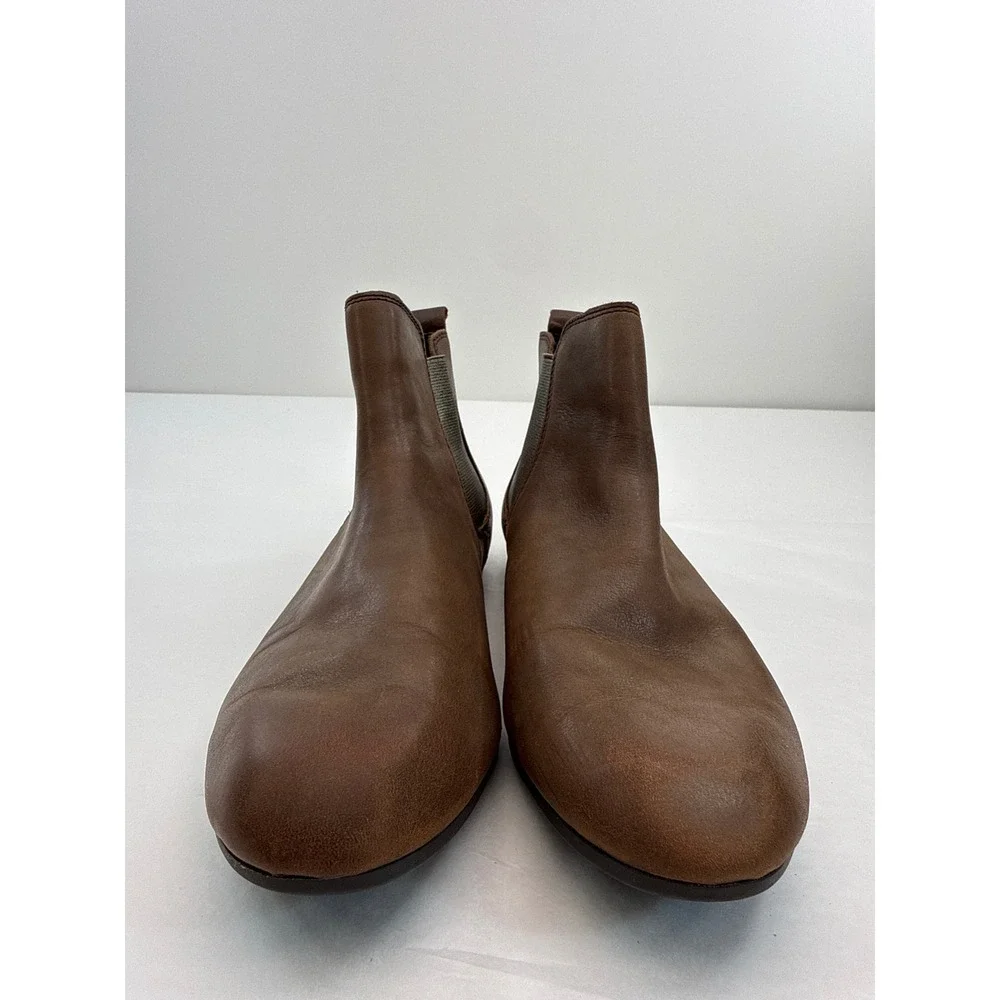 Born Chelsea Boots Women's 7.5 Brown Leather Elastic Ankle Flat Minimalist